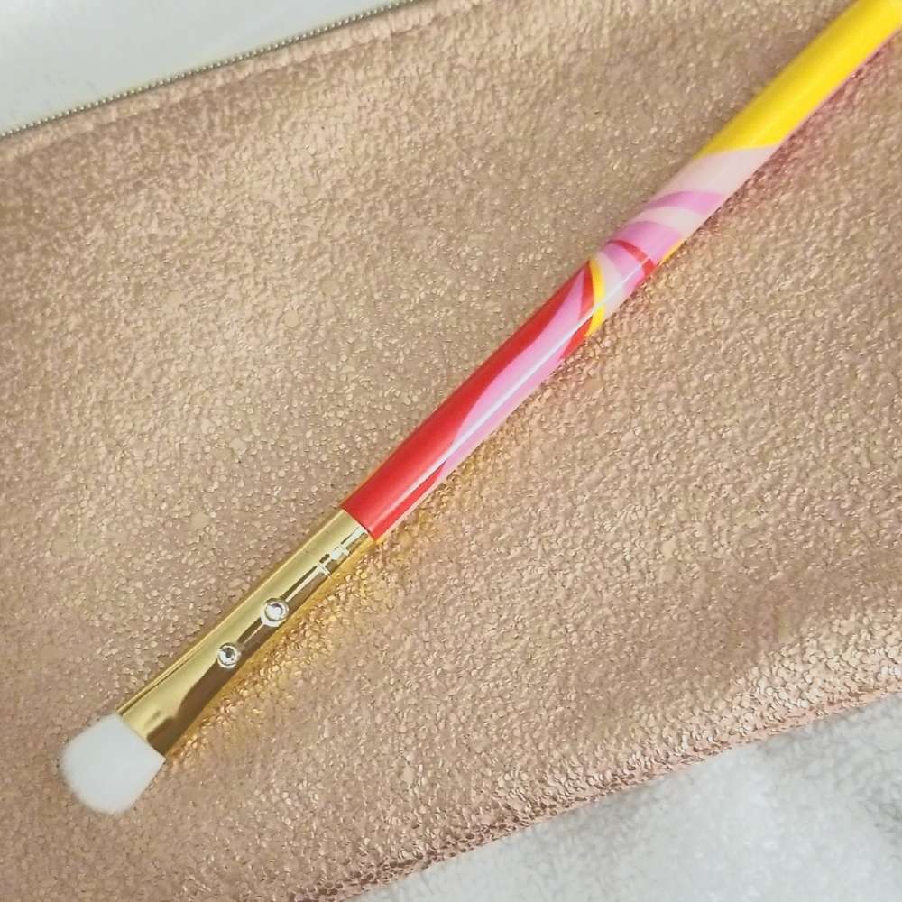 4/25 bundle item. Slmissglam  Eyeshadow P12 Brush